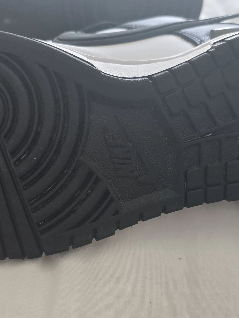 Kids Black and White Low-Top Sneakers - Nike